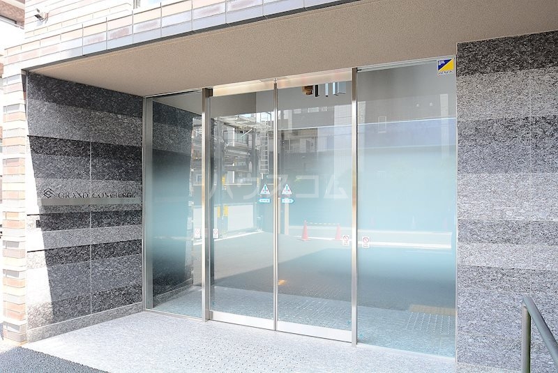 21/24 エントランス