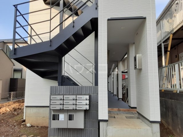 21/30 エントランス