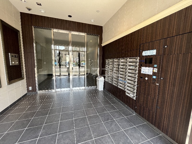 28/30 エントランス