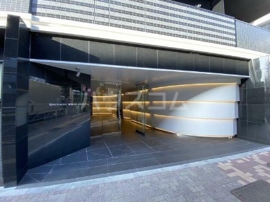 16/18 エントランス