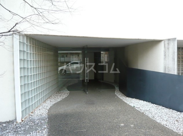 17/18 エントランス