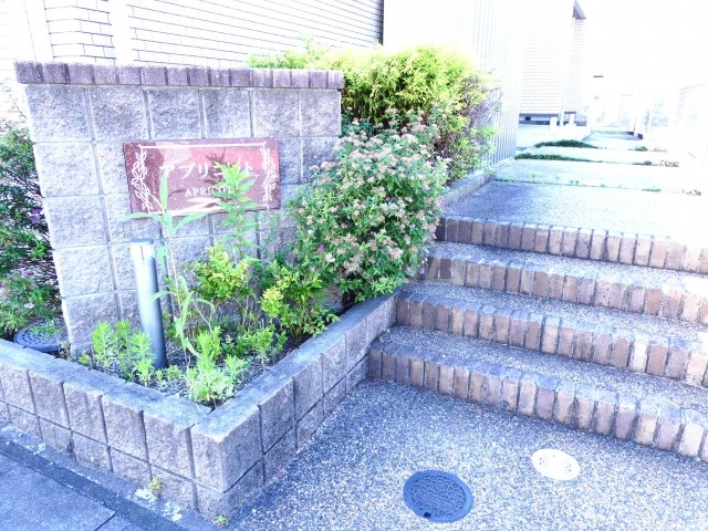 22/29 エントランス