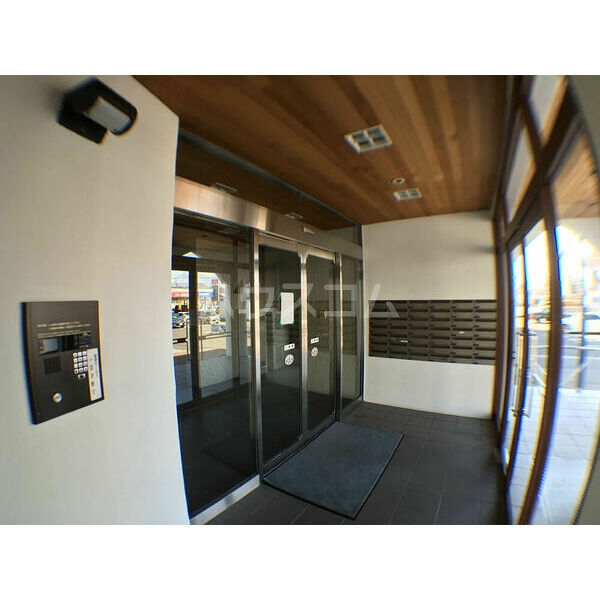 15/18 エントランス