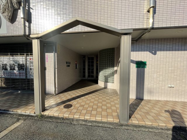 16/26 エントランス