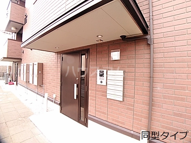 22/30 エントランス