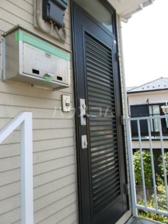 16/17 エントランス