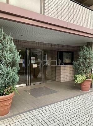 14/25 エントランス