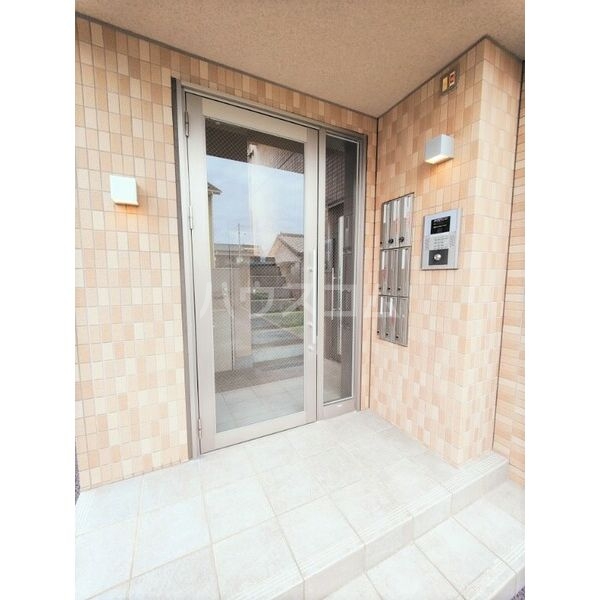 2/5 エントランス