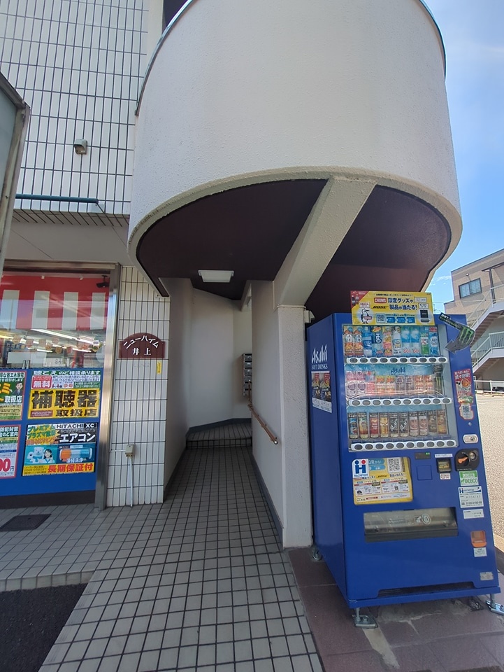 25/30 エントランス