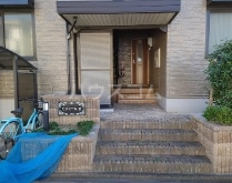 17/19 エントランス