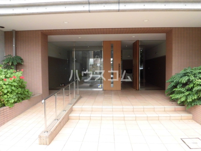 3/4 エントランス