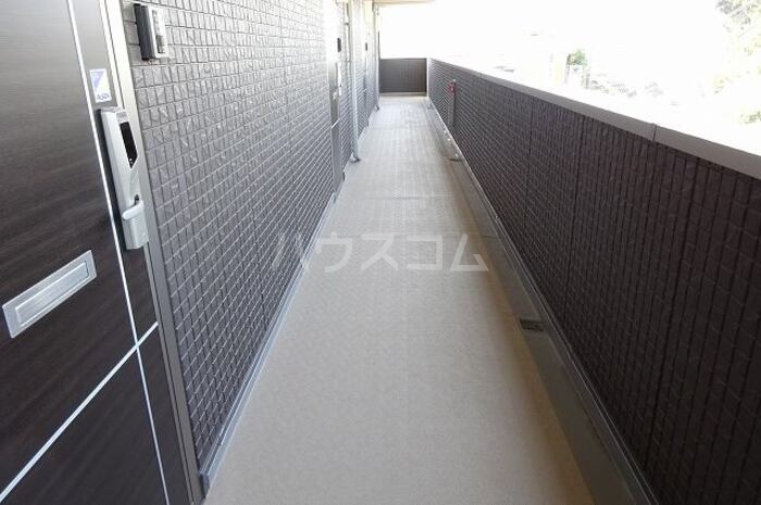 17/19 エントランス