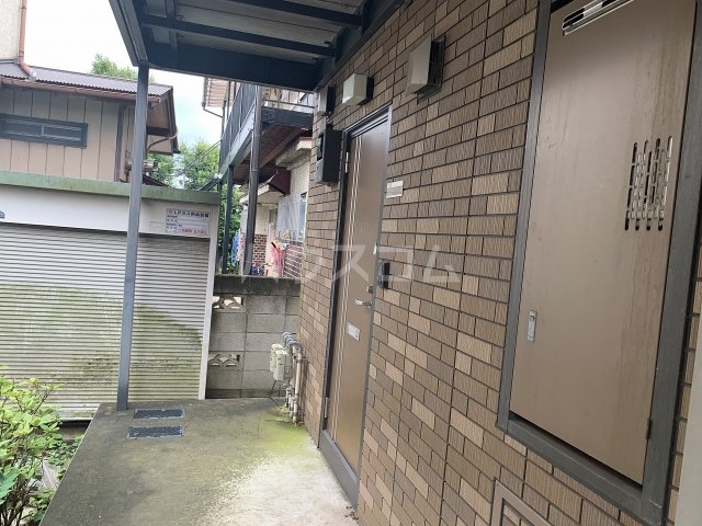 28/30 エントランス