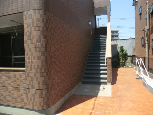 22/26 エントランス