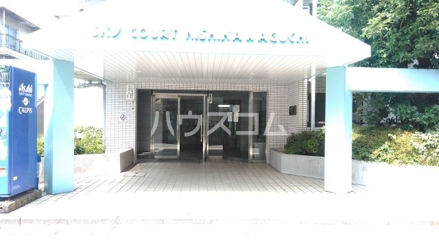 22/29 エントランス