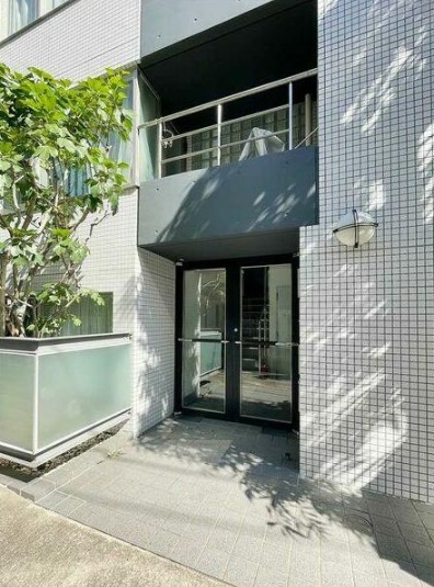 14/22 エントランス