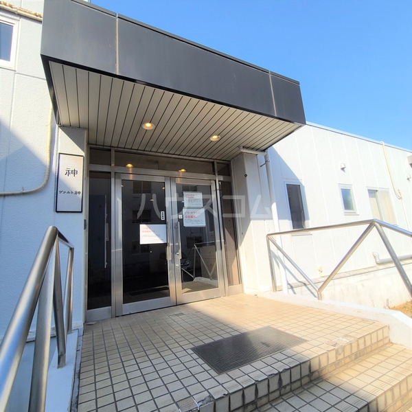 16/27 エントランス