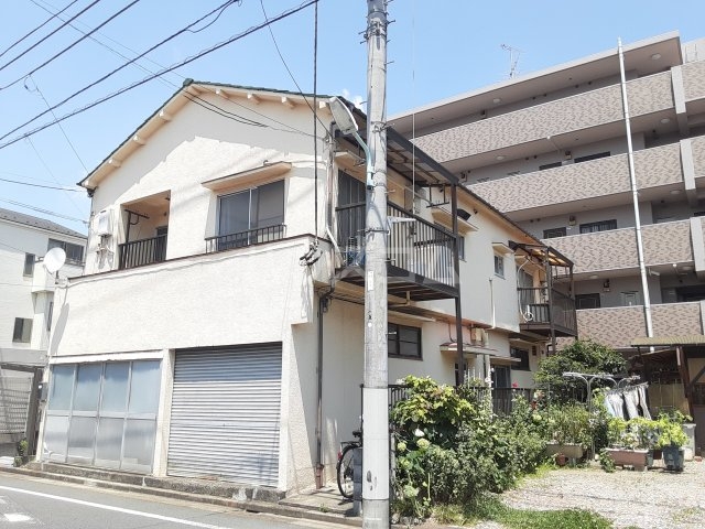 24/30 エントランス