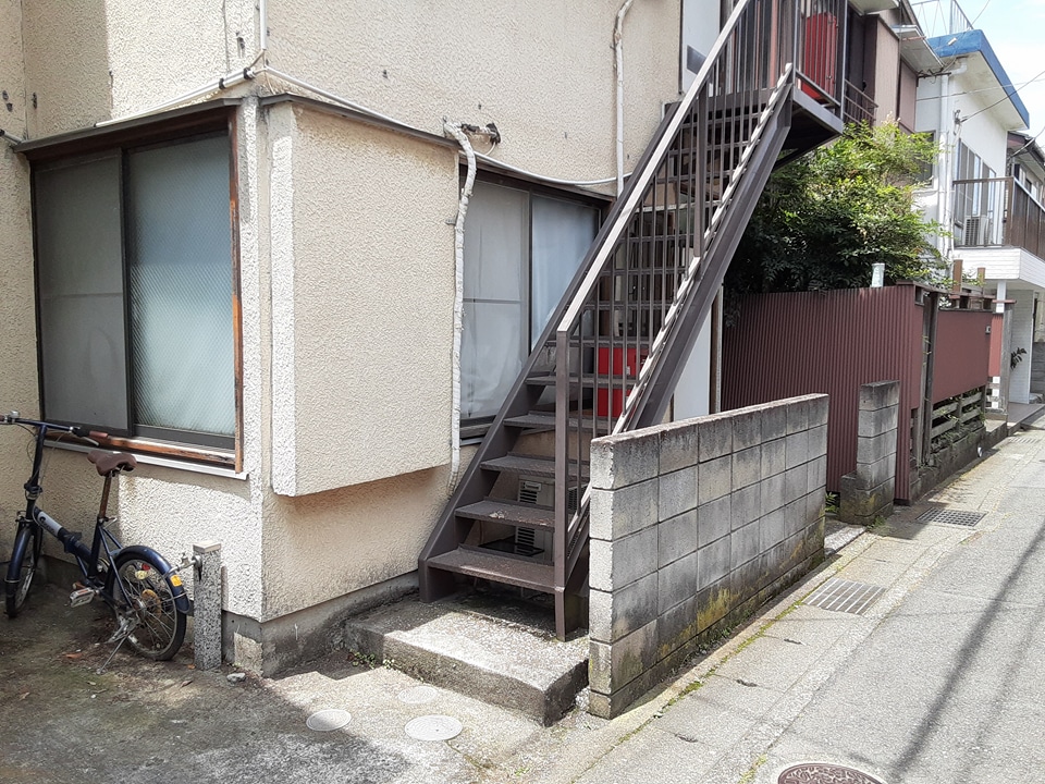 23/24 エントランス