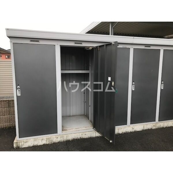 21/30 エントランス