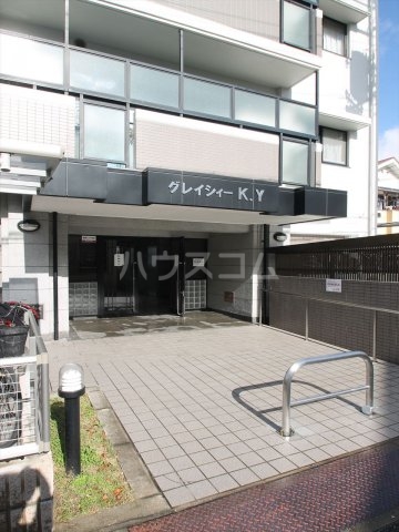 24/30 エントランス