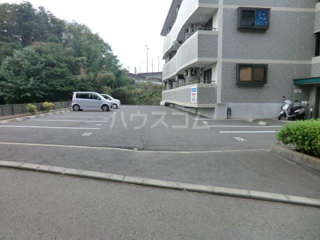 16/17 駐車場
