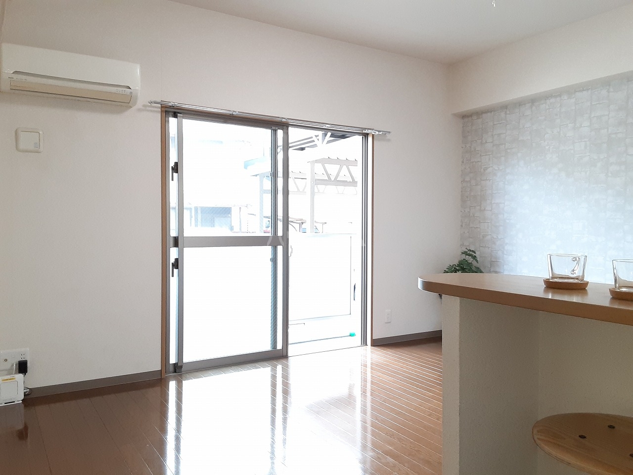 28/30 エントランス