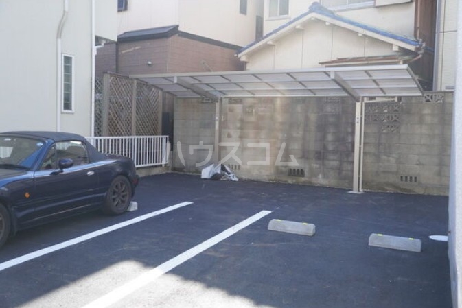 16/23 駐車場