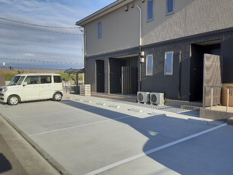 2/3 駐車場