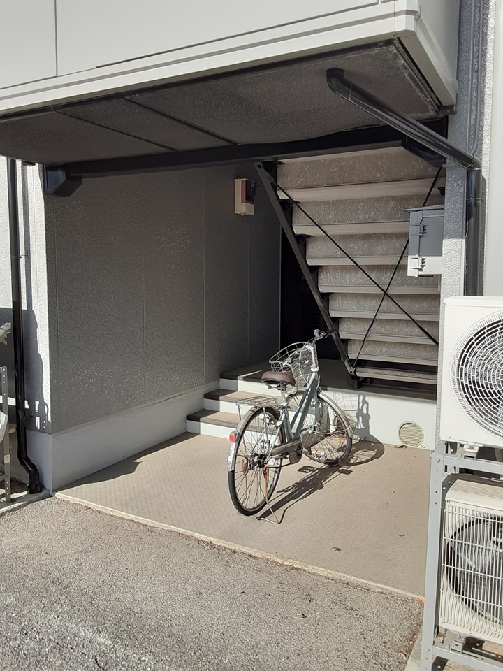 20/27 エントランス