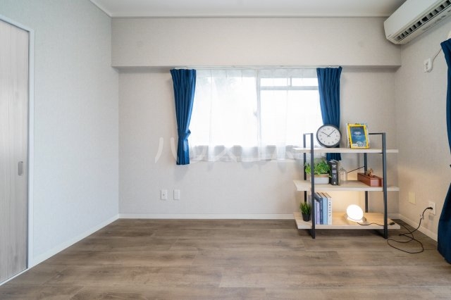 24/30 エントランス