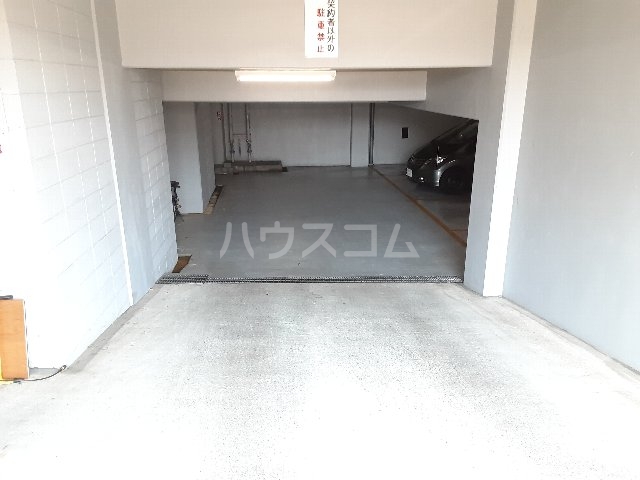 25/30 駐車場