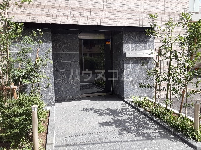 22/30 エントランス