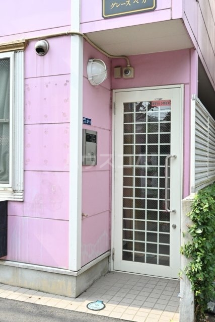 24/25 エントランス