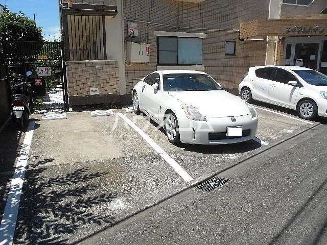 24/27 駐車場