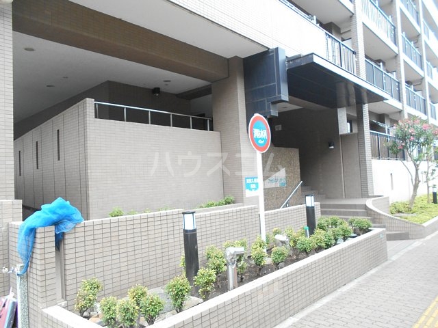 20/30 エントランス