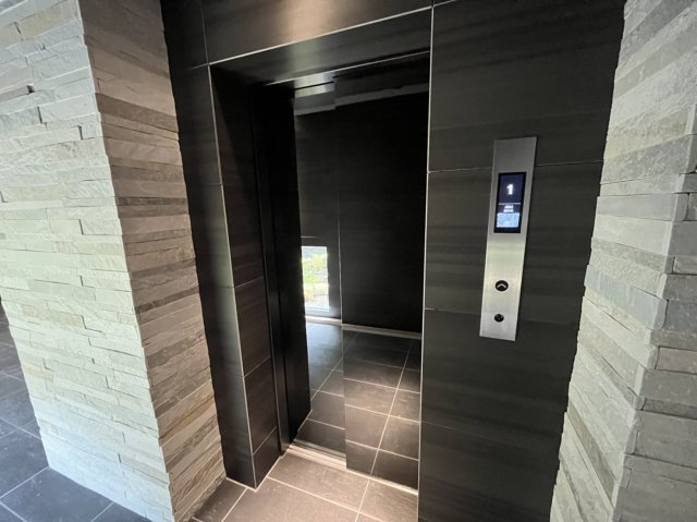 22/29 エントランス