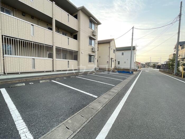 24/26 駐車場