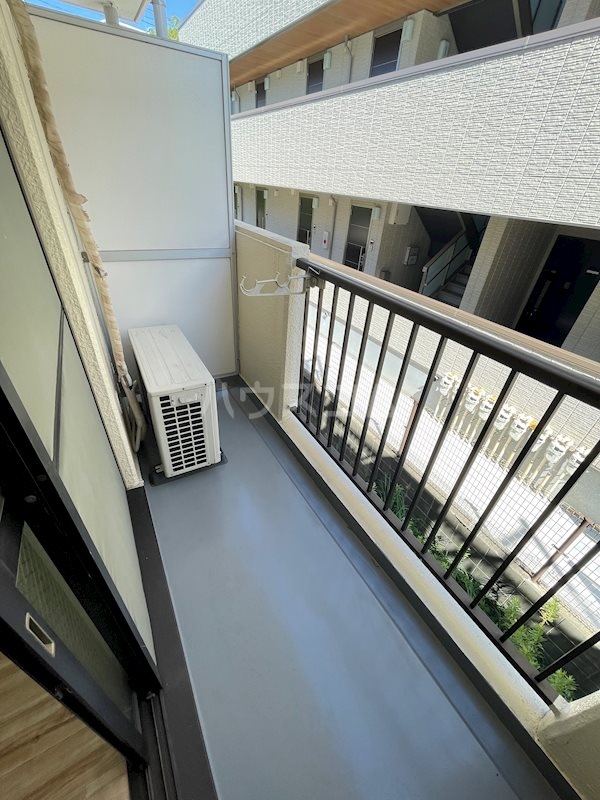 19/28 バルコニー