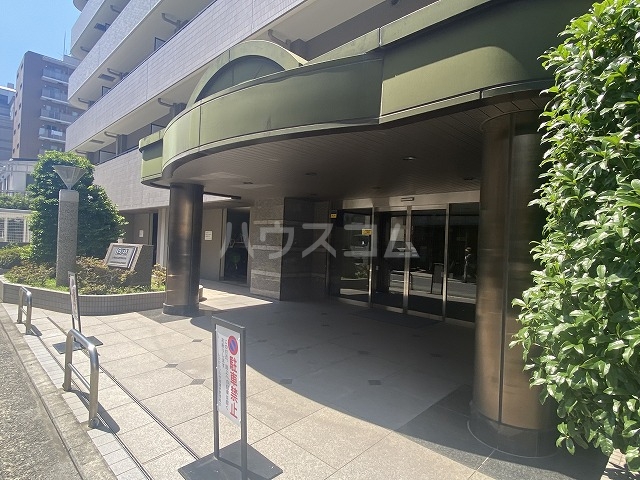 28/30 エントランス