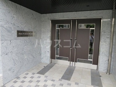 19/25 エントランス