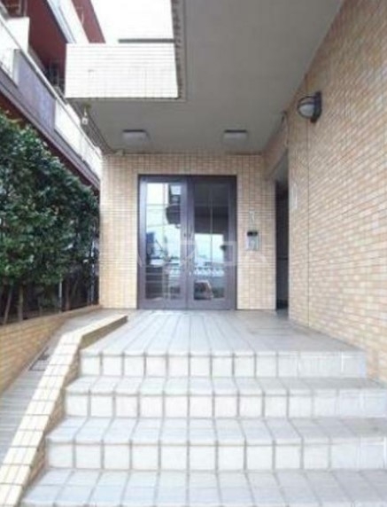 2/4 エントランス