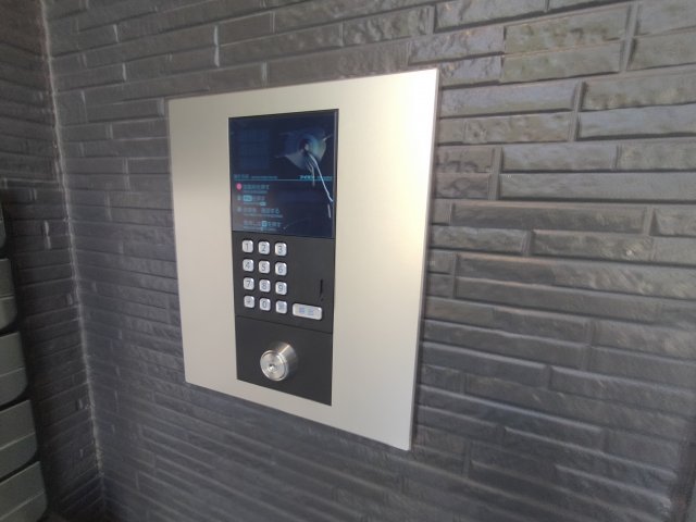 15/23 エントランス