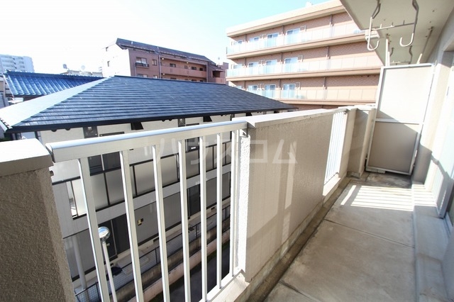13/22 バルコニー