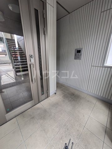 3/5 エントランス