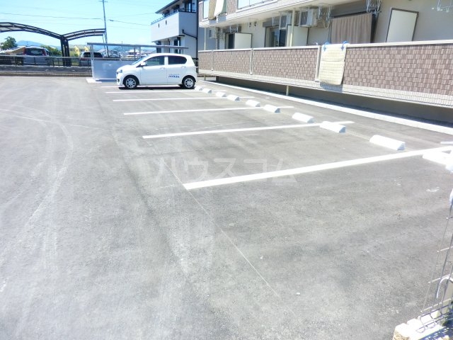 22/30 駐車場