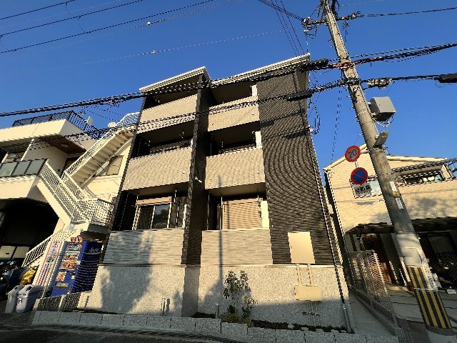 2/4 外観