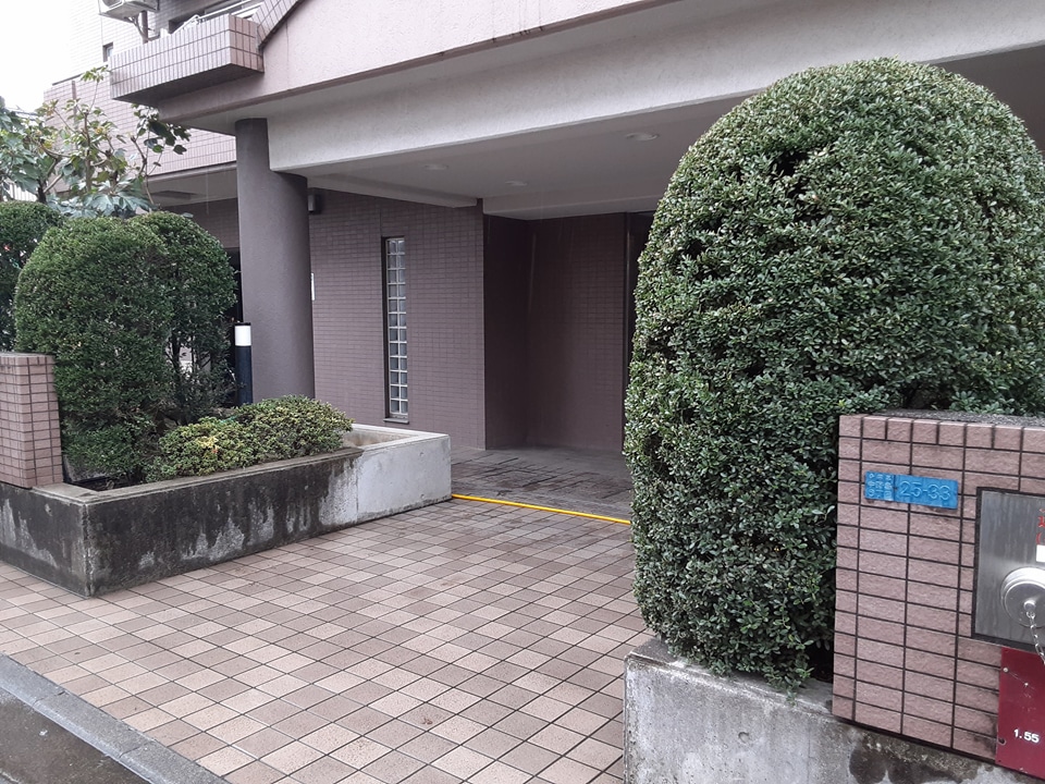 24/28 エントランス