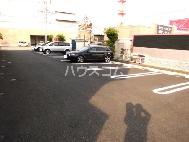 18/18 駐車場