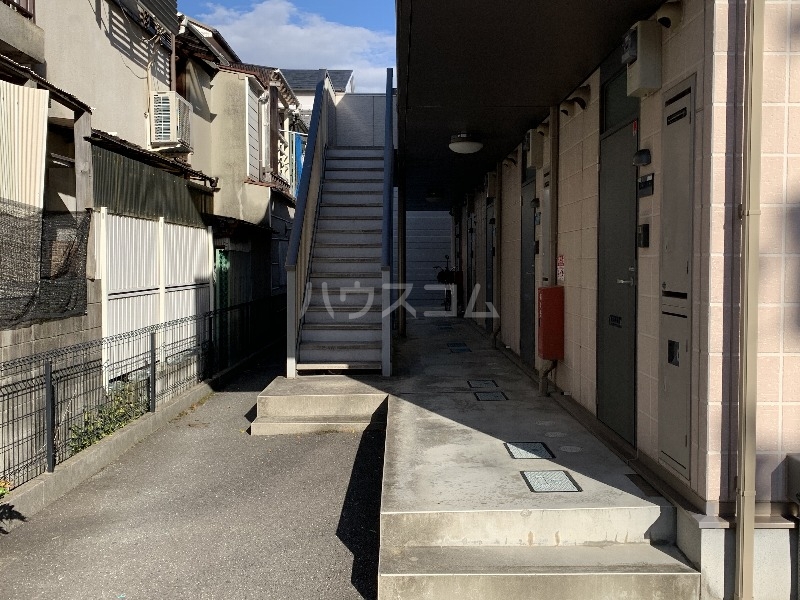 20/30 エントランス